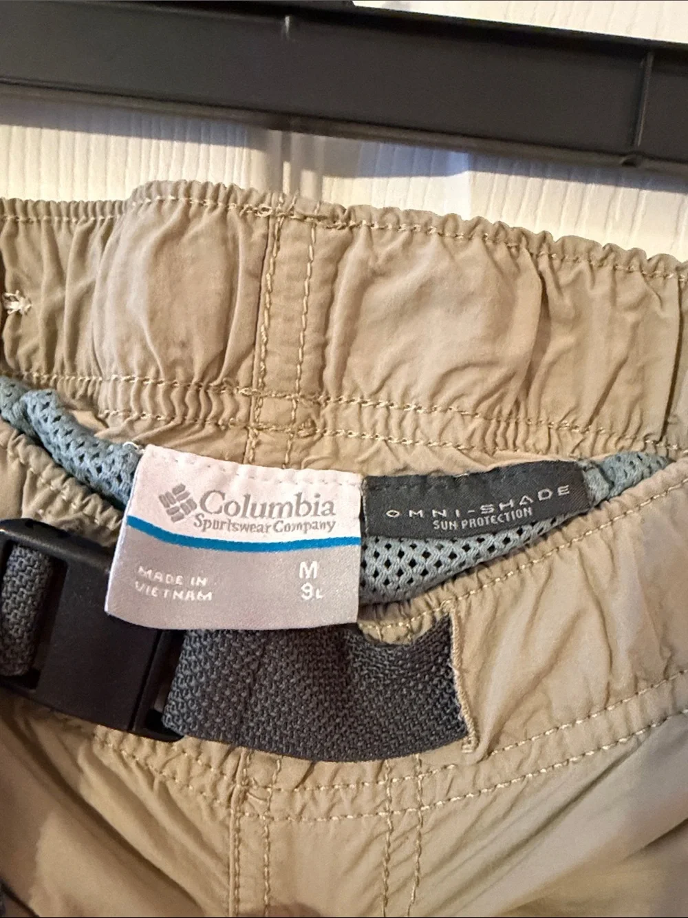 Columbia Men's Tan Hybrid Quick-Dry Cargo Shorts